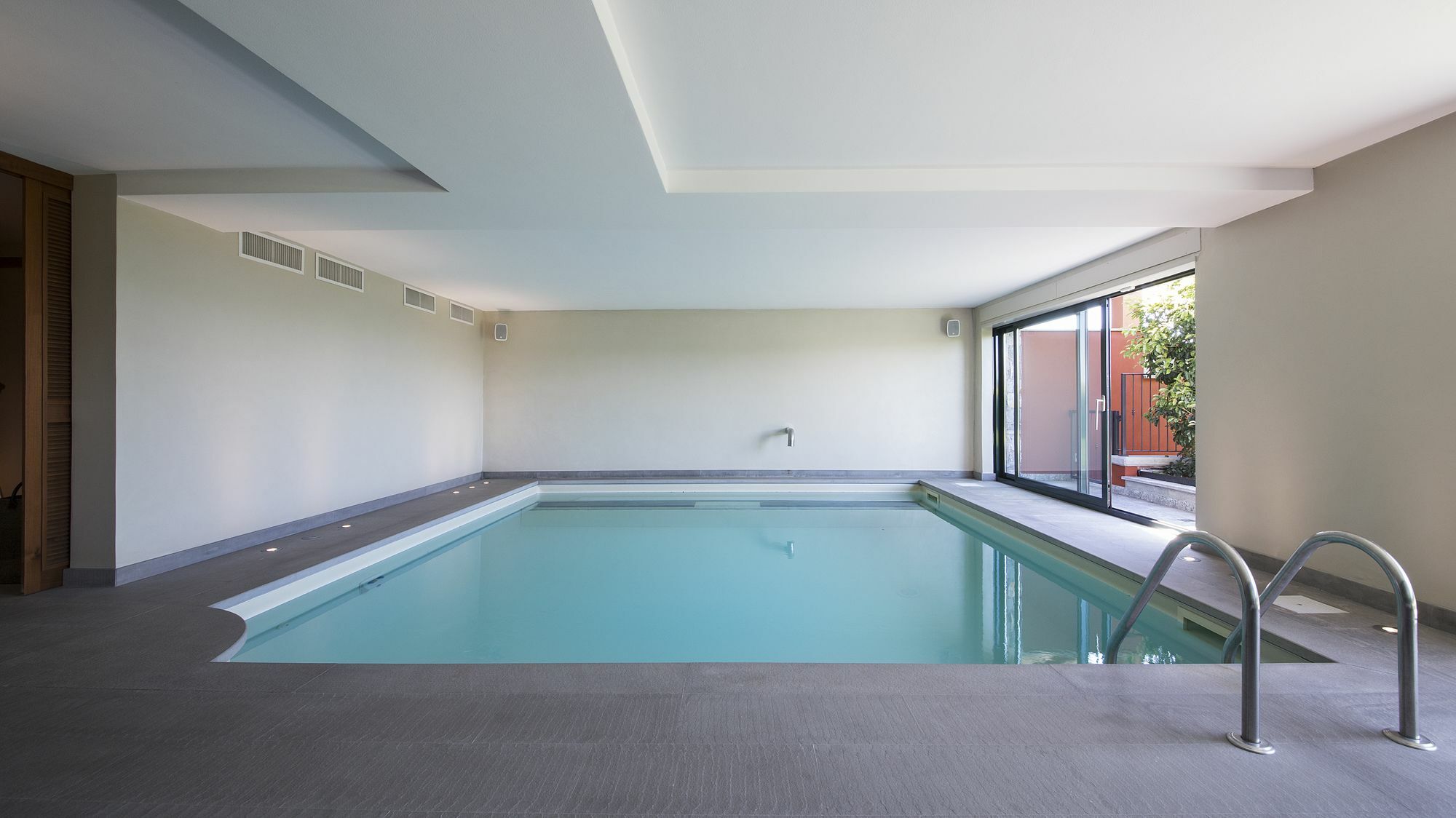 Suite & Pool-Como House-160 Mt-Private Indoor Swimming Pool, Heated All Year-Private Covered Parking-Private Garden And Terrace-Fully Equipped Kitchen Екстериор снимка